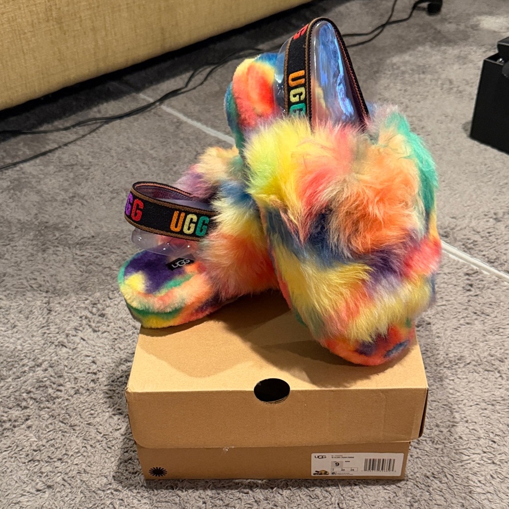 UGG Women's Multicolor Fluffy Slippers